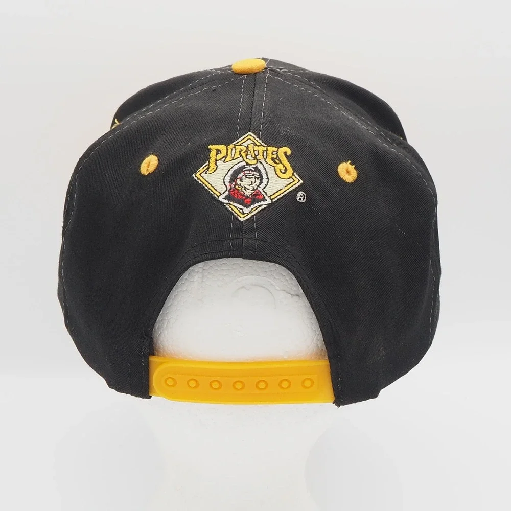 VTG Pittsburgh Pirates Rare Logo 7 Hat Snapback Cap Spellout Jolly Roger 90s MLB